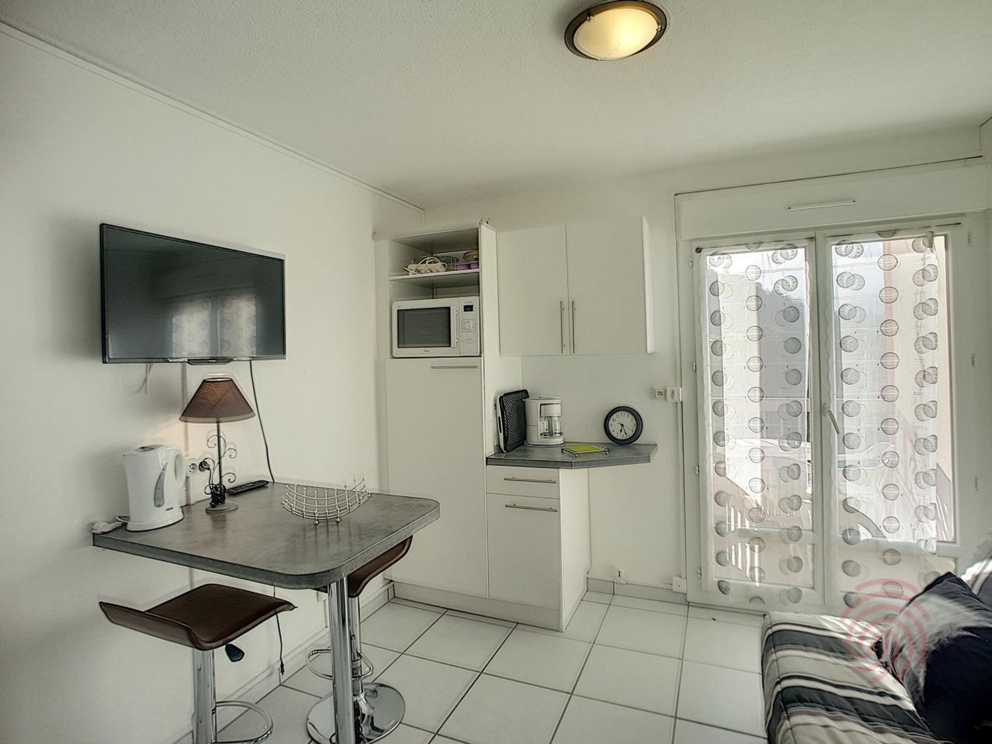 Studio Renove Avec Balcon, Animaux Acceptes, Wifi, A 650M Des Thermes - Fr-1-451-92 Lamalou-les-Bains Exterior photo